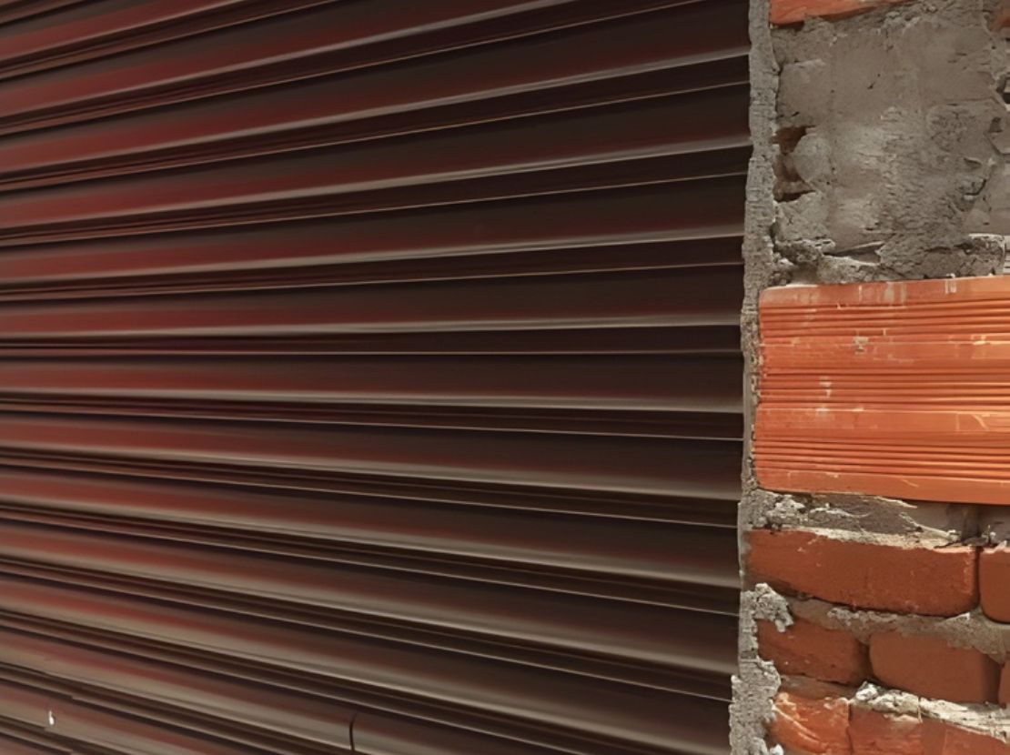 Portas de aço Gladiador - manutenção e instalação